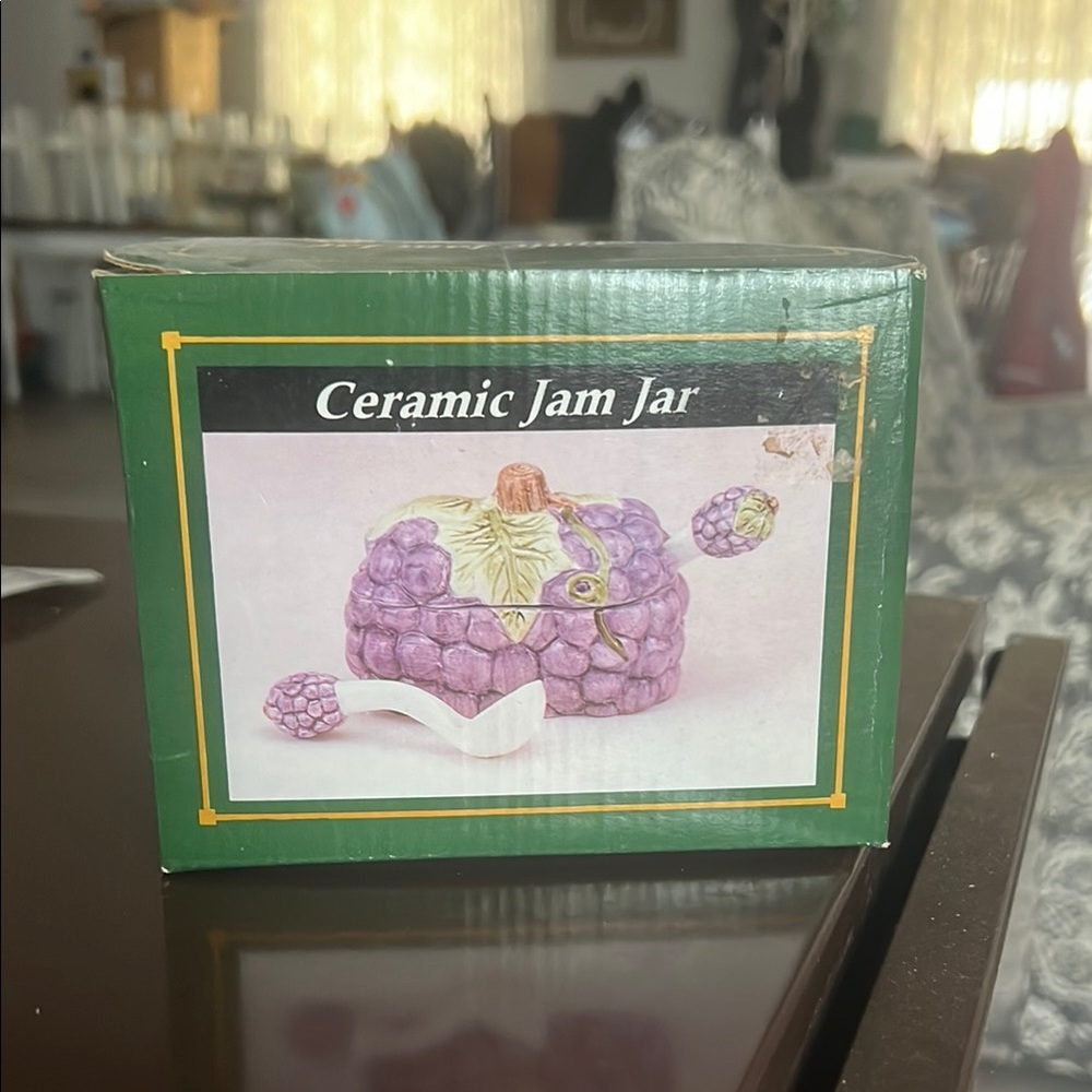 #755 Vintage Grape-Themed Purple Ceramic Jar never used still in box - Picture 3 of 3